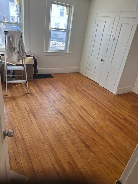 Building Photo - 11 Pleasant St