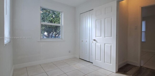 Building Photo - 1090 NW 100th Terrace