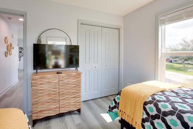 Building Photo - 13611 Catbird Dr