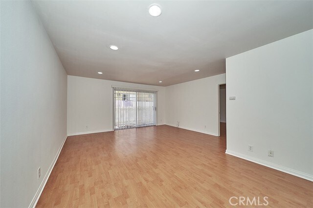 Building Photo - 433 S Manhattan Pl