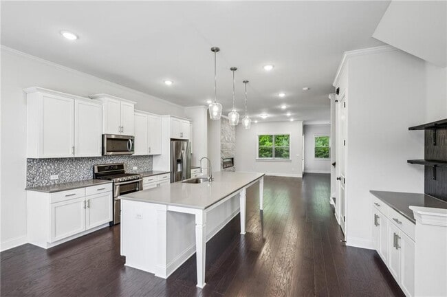 Building Photo - 687 Avondale Creek Dr.