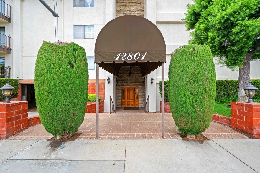 Main entrance - 12801 Moorpark St