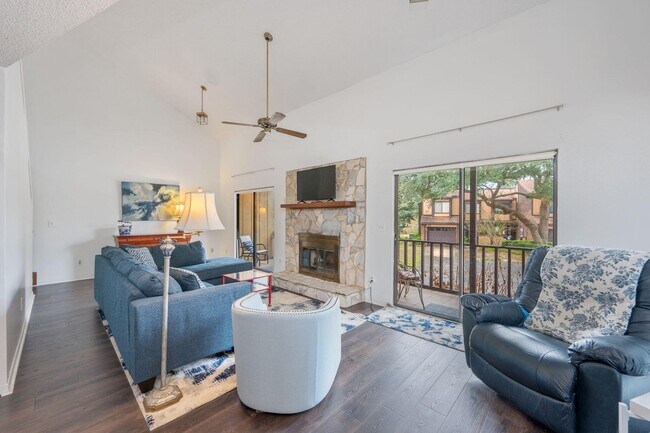 Building Photo - Enjoy resort-style amenities with this rental!