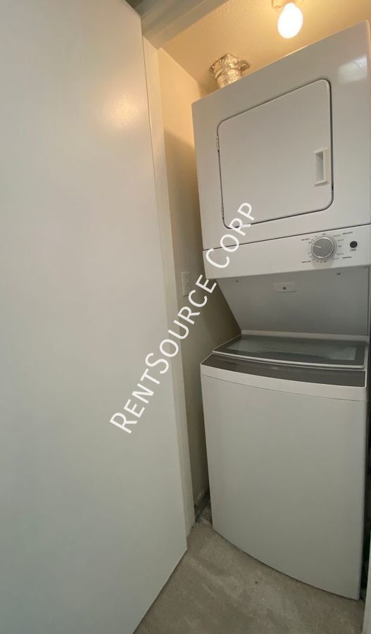 Building Photo - 24145 Del Monte Dr.