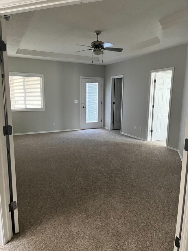 Building Photo - 2664 E Bridgecreek Dr