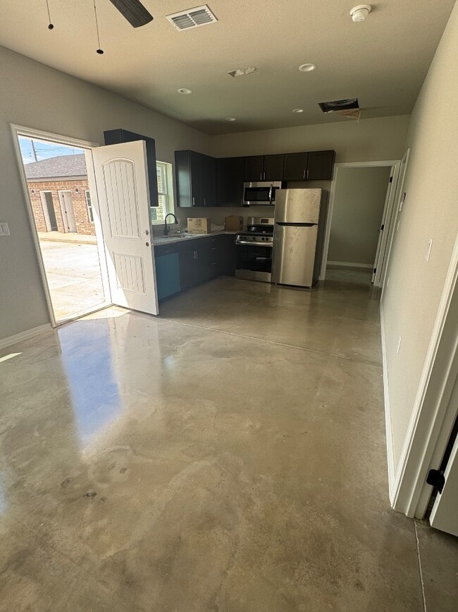 Building Photo - 708 West St