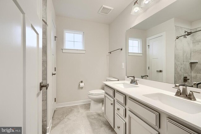 Building Photo - 13605 Otono Dr