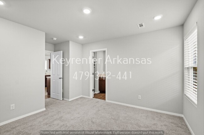 Building Photo - 2476 N Raven Ln