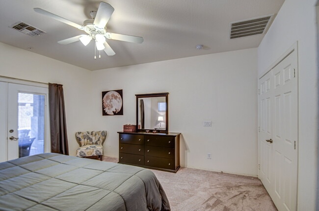 Building Photo - Del Rio Ranch Beauty