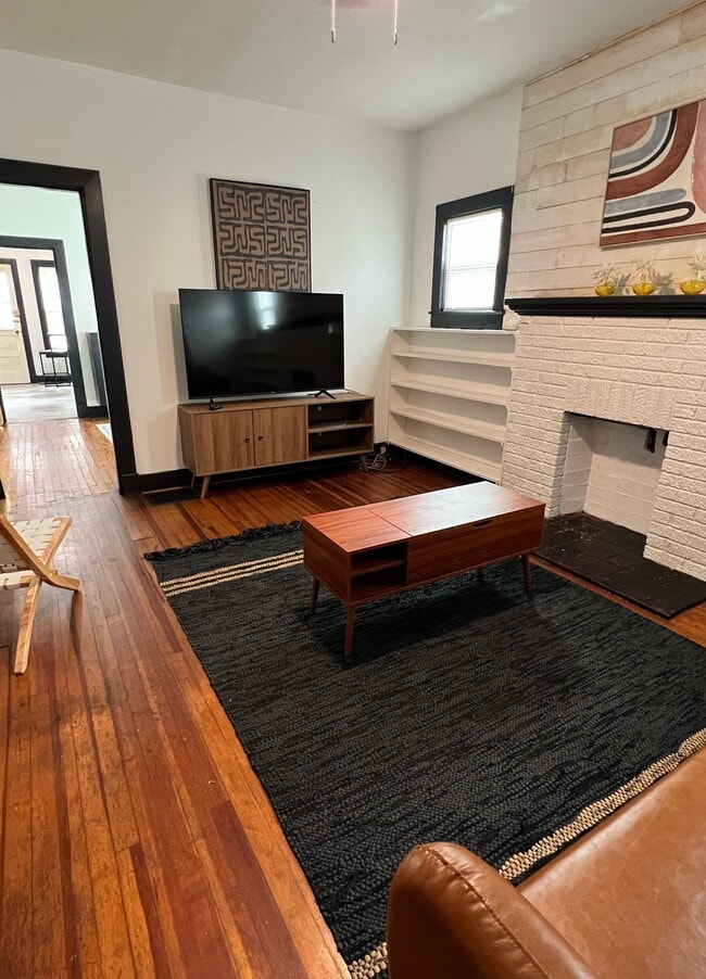 Building Photo - OFF Broadway Triplex