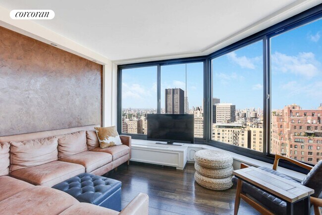 Building Photo - 40 E 94th St