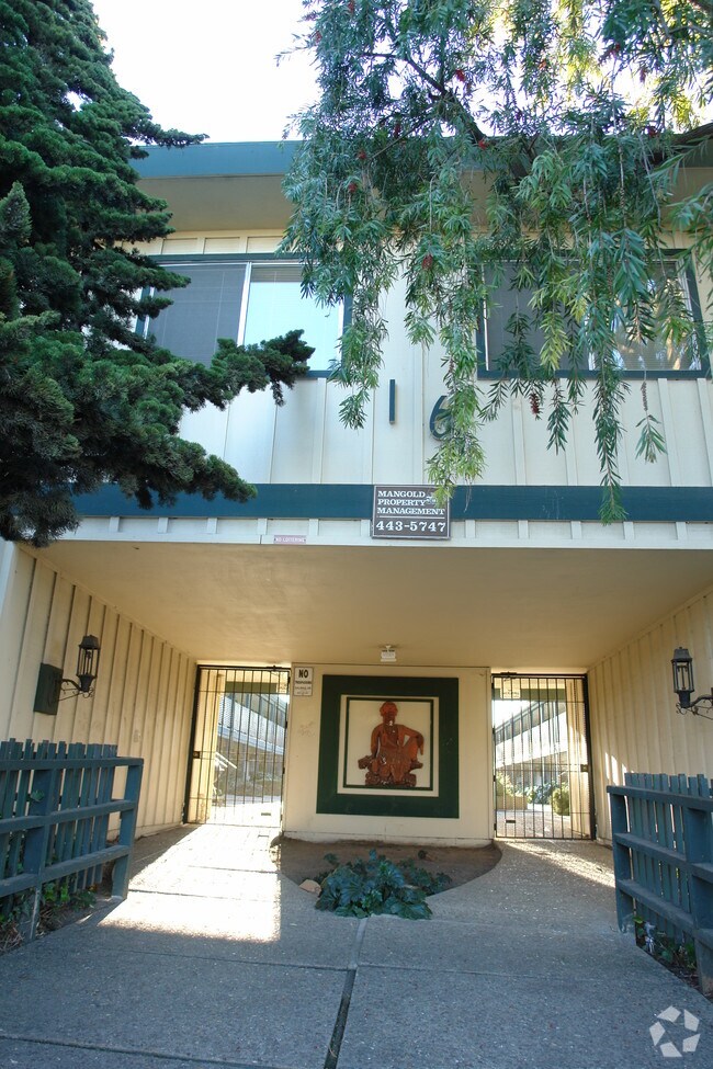 Building Photo - 16 Natividad Rd