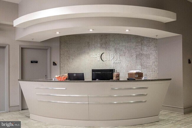 Building Photo - 3600 S Glebe Rd