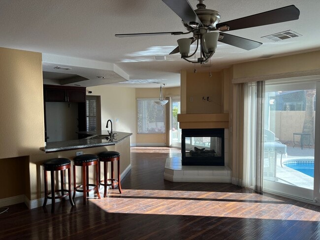 Building Photo - 6 bedroom Home With Pool and Basement