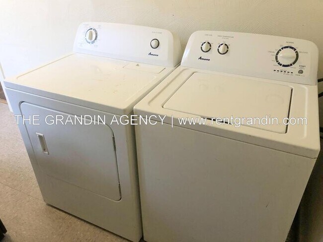 Building Photo - 1220 Dale Ave SE