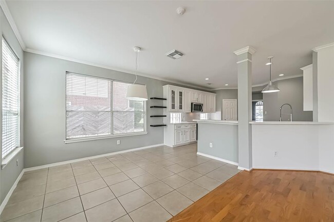Building Photo - 9910 Brook Meadow Ln