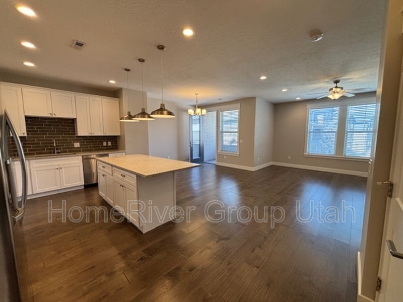 Building Photo - 276 E Sandy Sage Way
