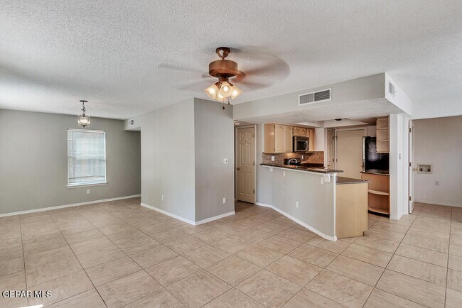 Building Photo - 10917 Loma Alta Pl