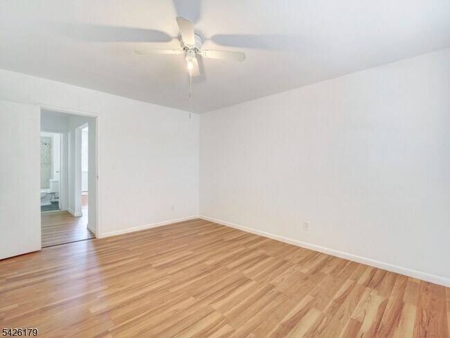 Building Photo - 365 Bloomfield Ave