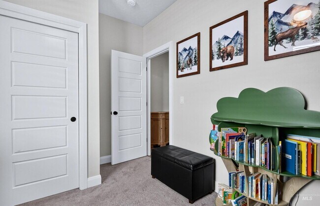 Building Photo - Beautiful South Meridian Home