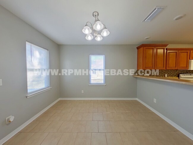 Building Photo - Move-In Special - Charming 3-Bedroom Home on a Corner Lot with Spacious Yard – Pet Friendly!