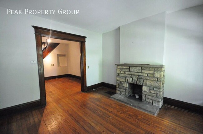 Building Photo - 1230 Indianola Ave
