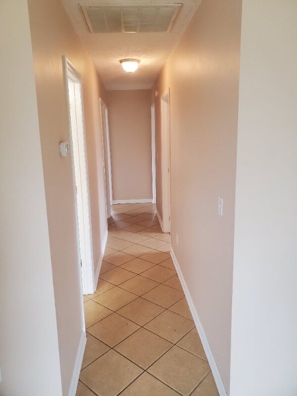 Building Photo - 8100 Webster Ct NE