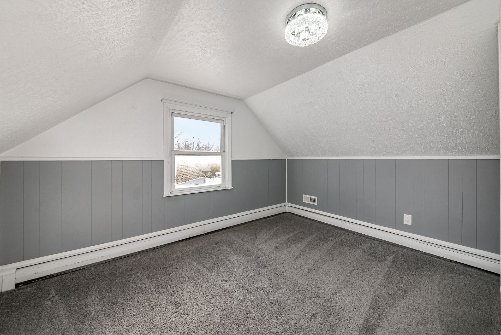 Building Photo - 2861 Woodland Ave