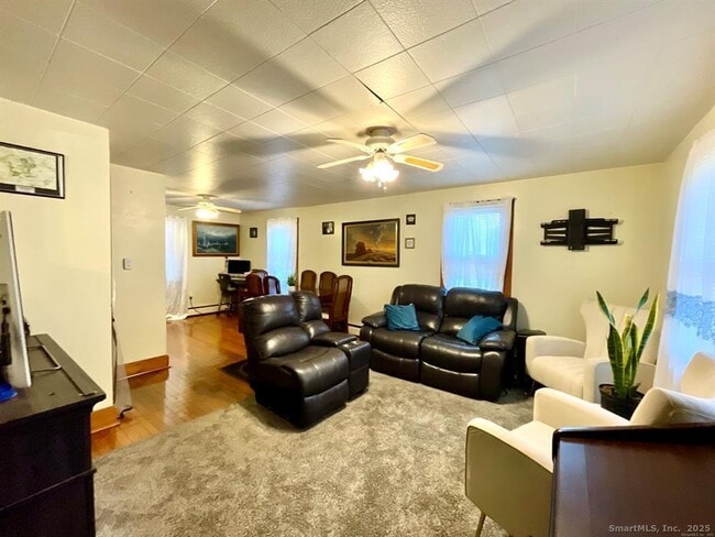 Building Photo - 131 Greenwood St