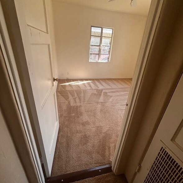 Building Photo - 1214 S Wilson St