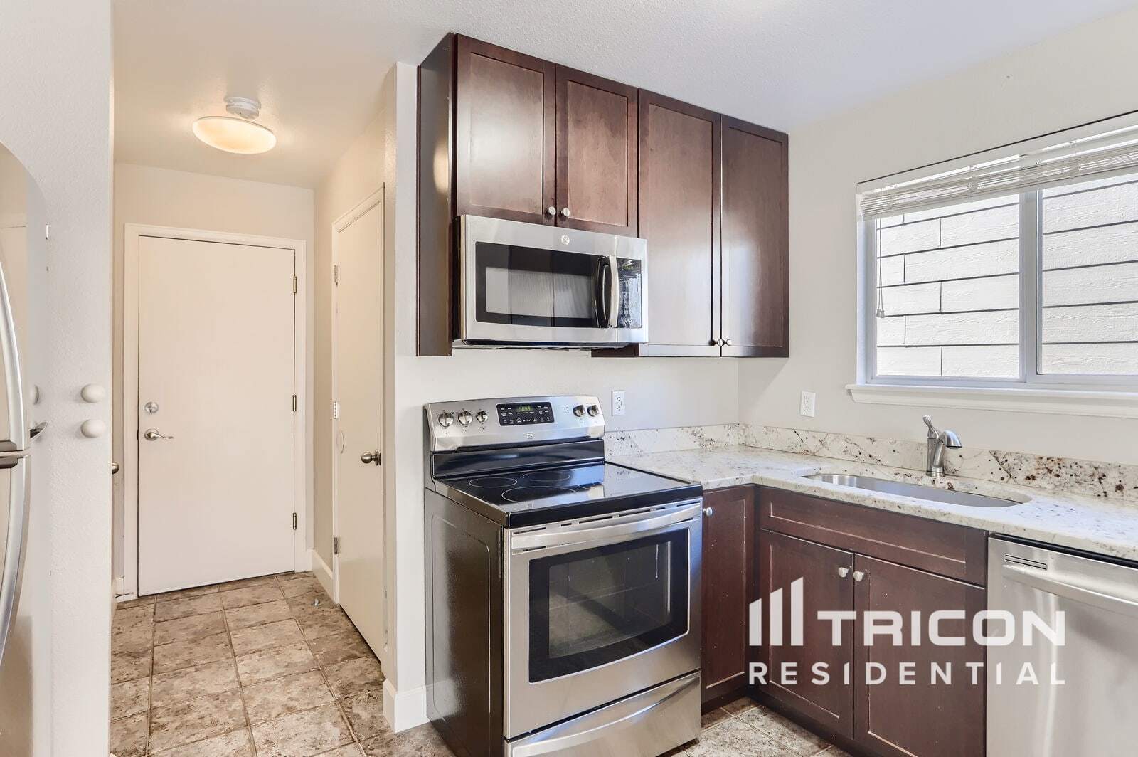 Building Photo - 5575 W 115th Pl