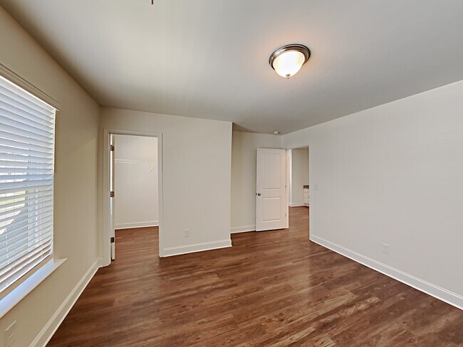 Building Photo - 550 Slew Dr