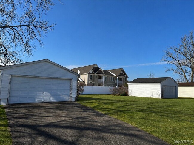 Building Photo - 263 Kaymar Dr