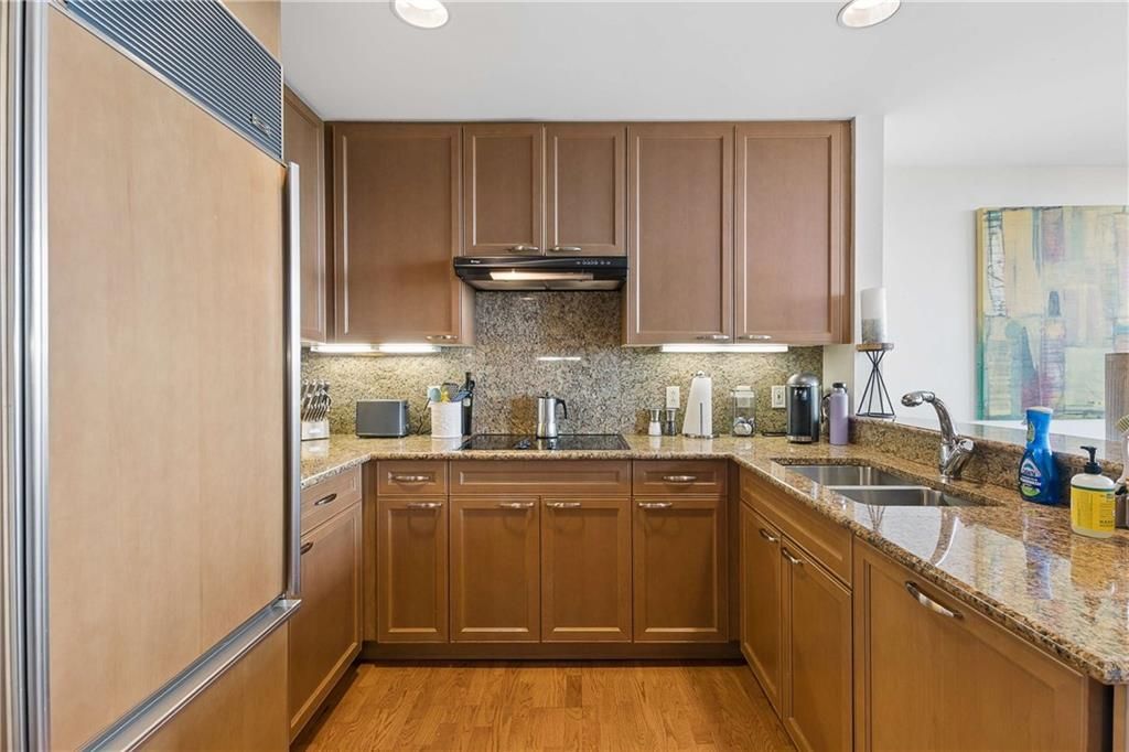 Building Photo - 700 Park Regency Pl NE