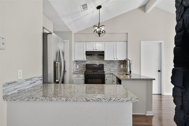 Building Photo - 10606 Forest Leaf Dr
