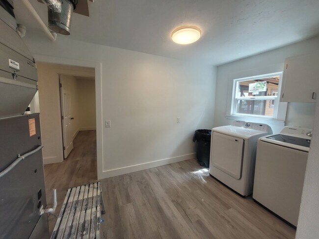 Building Photo - Remodeled 3 Bedroom Plus Office with Large...