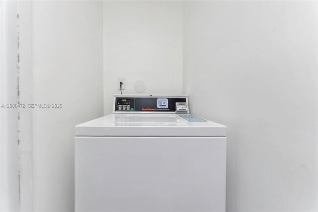 Building Photo - 1542 Drexel Ave