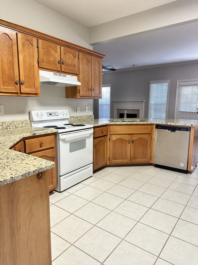 Building Photo - 525 Hackberry Ridge Cove