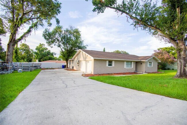 Building Photo - 1504 Hallam Dr