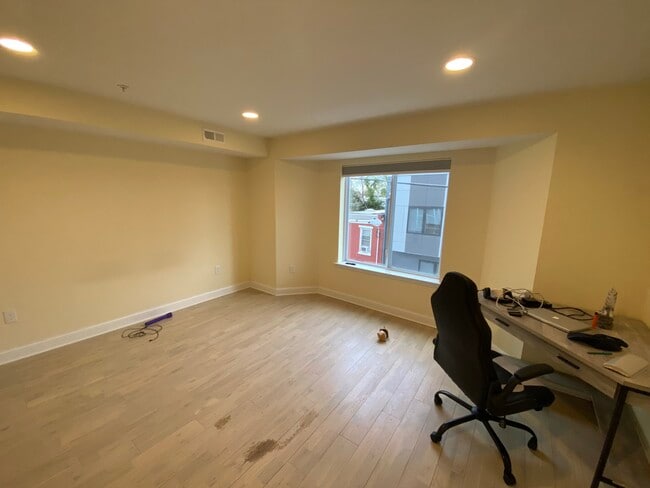 Building Photo - 1526 W Stiles St