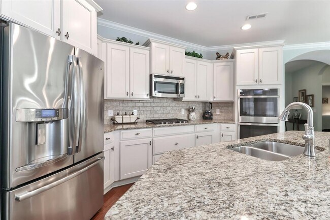 Building Photo - 115 Brawley Point Cir