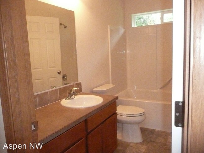 Building Photo - 14009 87th Ave Ct NW