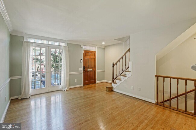 Building Photo - 1225 Michigan Ct