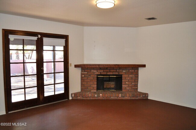 Building Photo - 2625 N Fremont Ave
