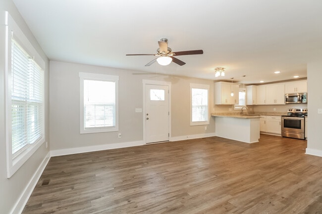 Building Photo - 913 N Boyce St