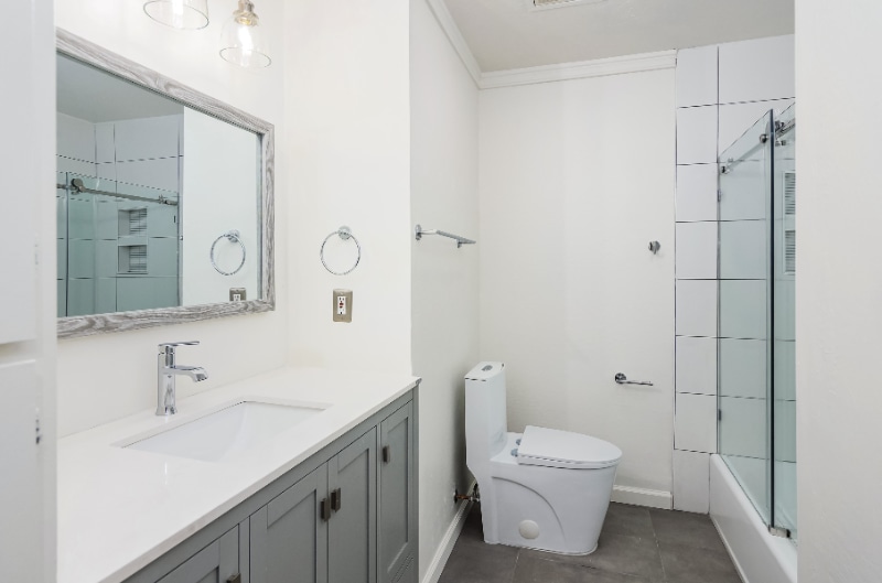 Building Photo - 421 Kahrs Ave