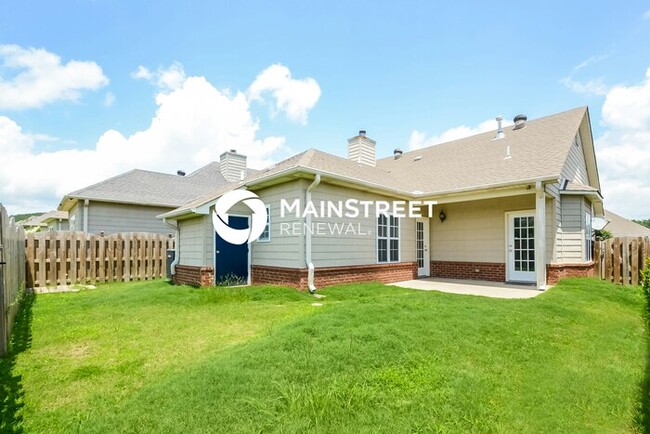 Building Photo - 1068 Fairbank Ln