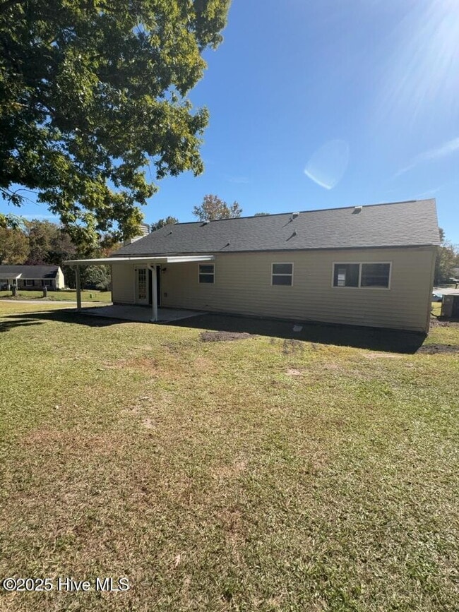 Building Photo - 415 Sterling Rd