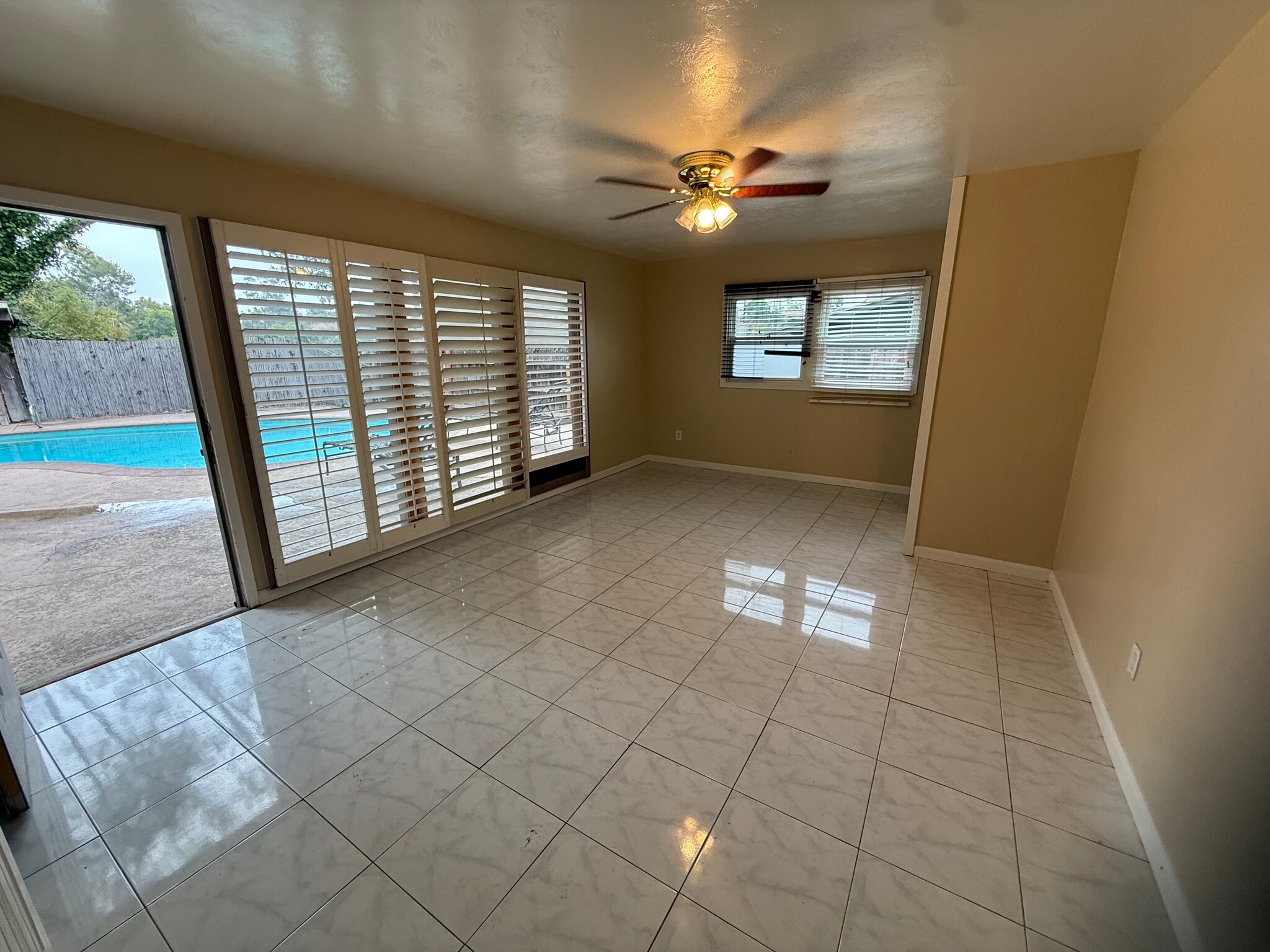 Building Photo - 4951 Campanile Dr