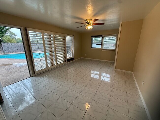 Building Photo - 4951 Campanile Dr